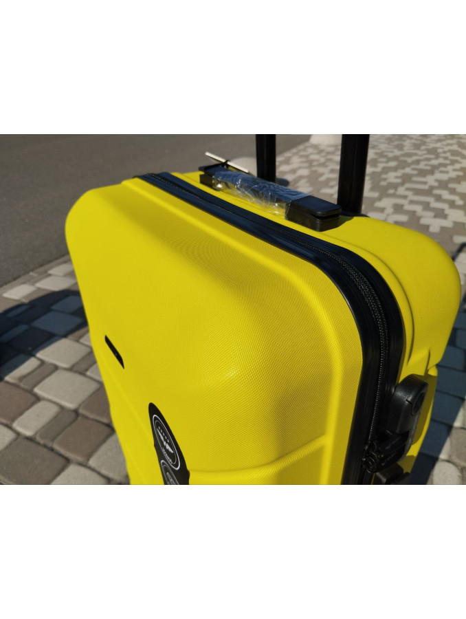 Валіза пластикова Wings 148 жовтий L Валіза пластикова Wings 148 жовтий L