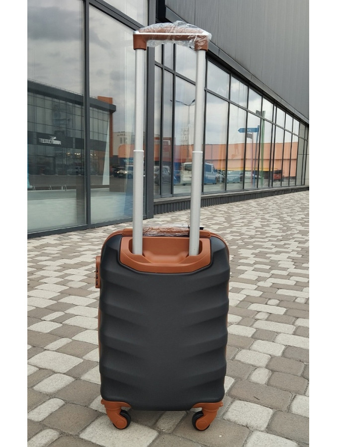 Чемодан пластиковый Wings 402 черный XS Чемодан пластиковый Wings 402 черный XS